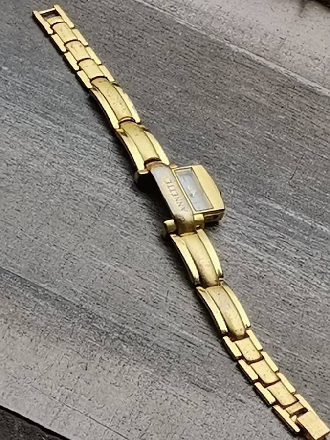LADIES ANNETTE SLIDING WATCH IN EXCELLENT WORKING CONDITION
