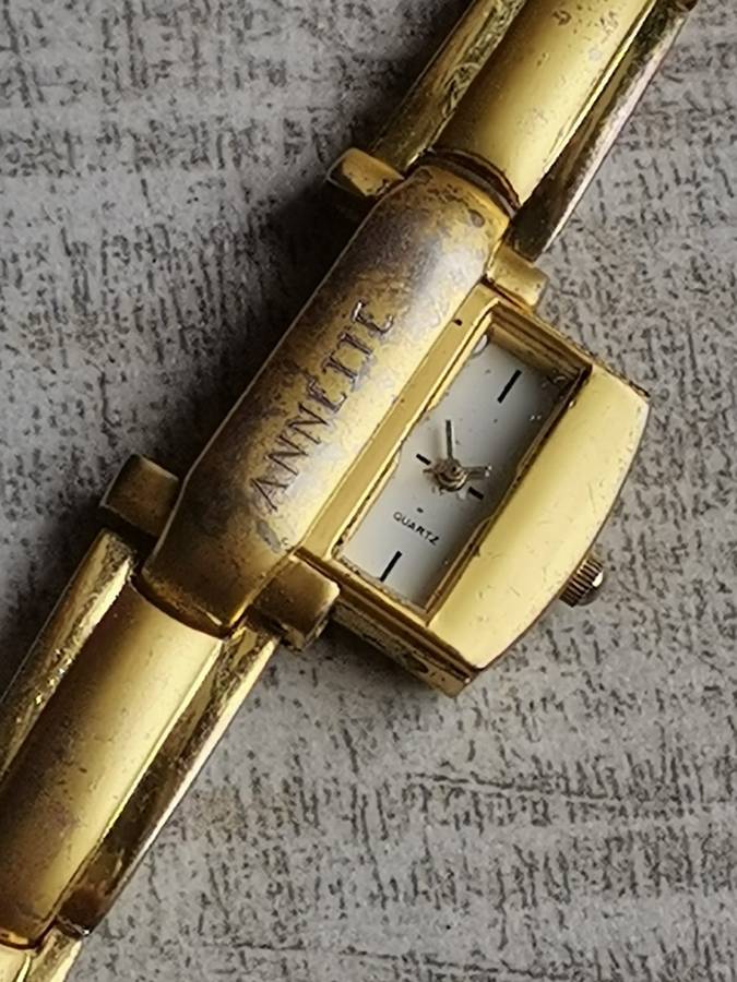 LADIES ANNETTE SLIDING WATCH IN EXCELLENT WORKING CONDITION