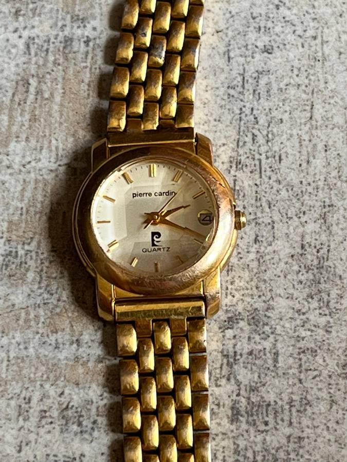 LADIES PIERRE CARDIN GOLD PLATED WATCH IN EXCELLENT WORKING CONDITION