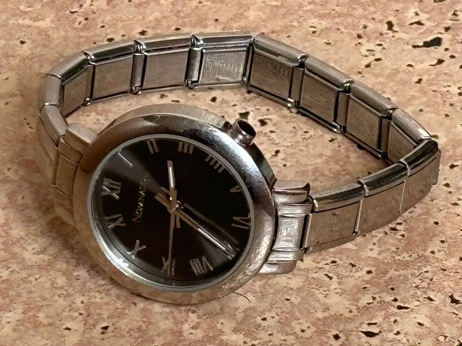 LADIES NOMINATION WATCH IN EXCELLENT WORKING CONDITION