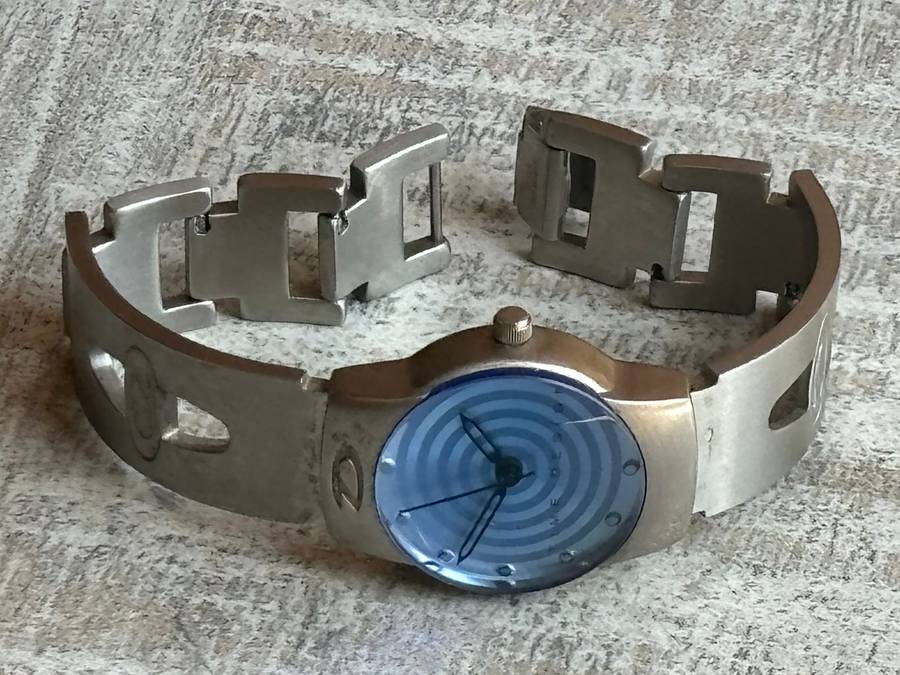 STUNNING LADIES TIME DESIGN WATCH IN EXCELLENT WORKING CONDITION