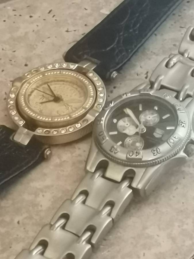 STUNNING LADIES WATCH SET BOTH IN EXCELLENT WORKING CONDITION - BIDDING FOR BOTH