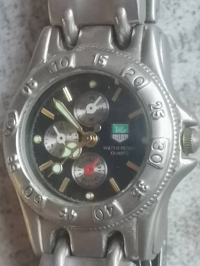 STUNNING LADIES WATCH SET BOTH IN EXCELLENT WORKING CONDITION - BIDDING FOR BOTH