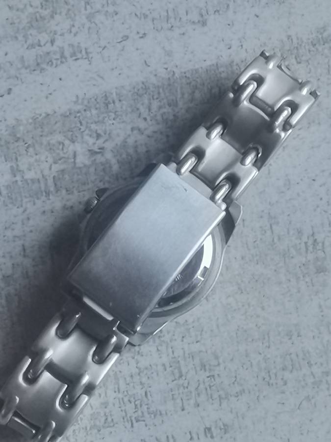 STUNNING LADIES WATCH SET BOTH IN EXCELLENT WORKING CONDITION - BIDDING FOR BOTH