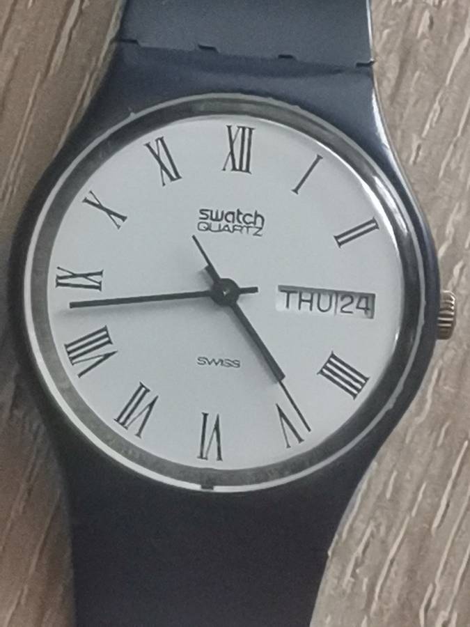 STUNNING SWATCH SWISS QUARTZ MENS WATCH WITH DAY/DATE FUNCTION IN EXCELLENT WORKING CONDITION