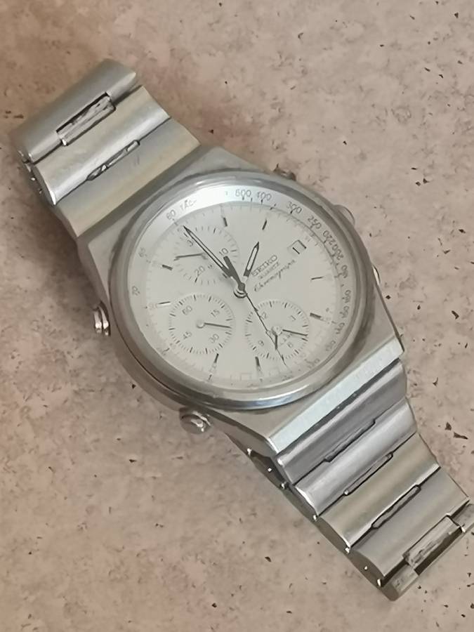 MENS SEIKO QUARTZ CHRONOGRAPH WATCH IN EXCELLENT WORKING CONDITION