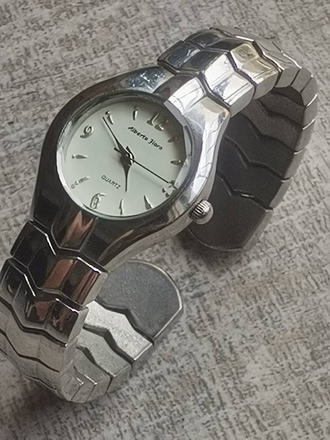 STUNNING ELEGANT LADIES ALBERTO FIORO BANGLE WATCH IN EXCELLENT WORKING CONDITION