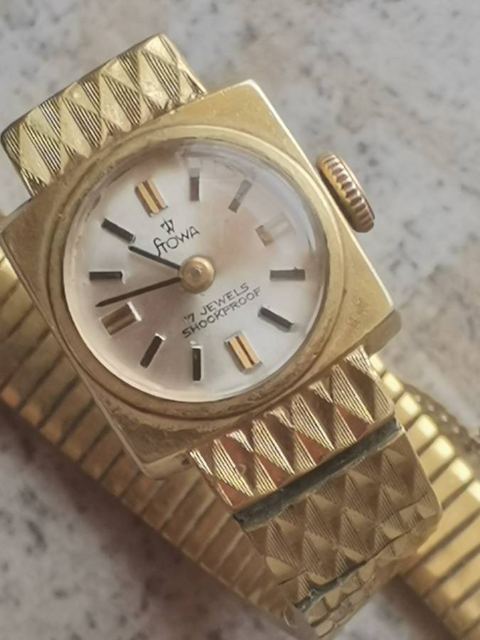 VINTAGE LADIES STOWA 17 JEWELS GOLD WATCH IN EXCELLENT WORKING CONDITION