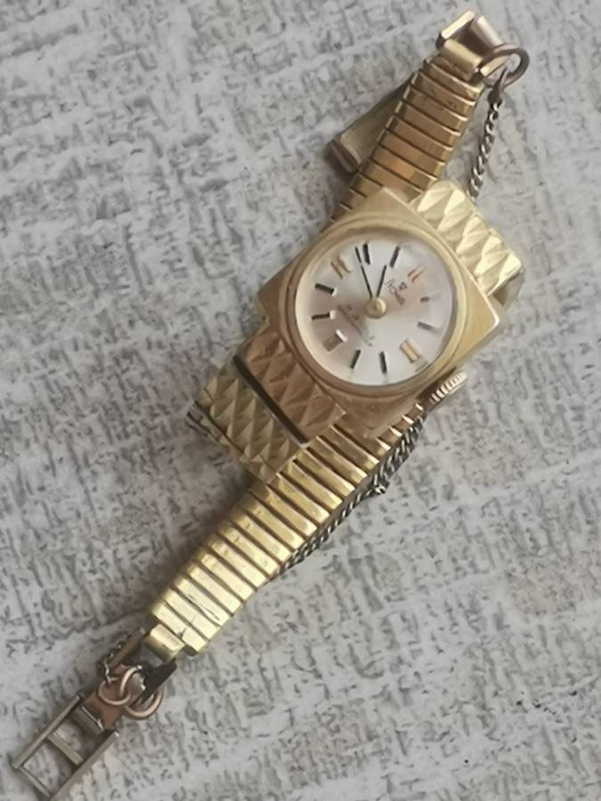 VINTAGE LADIES STOWA 17 JEWELS GOLD WATCH IN EXCELLENT WORKING CONDITION