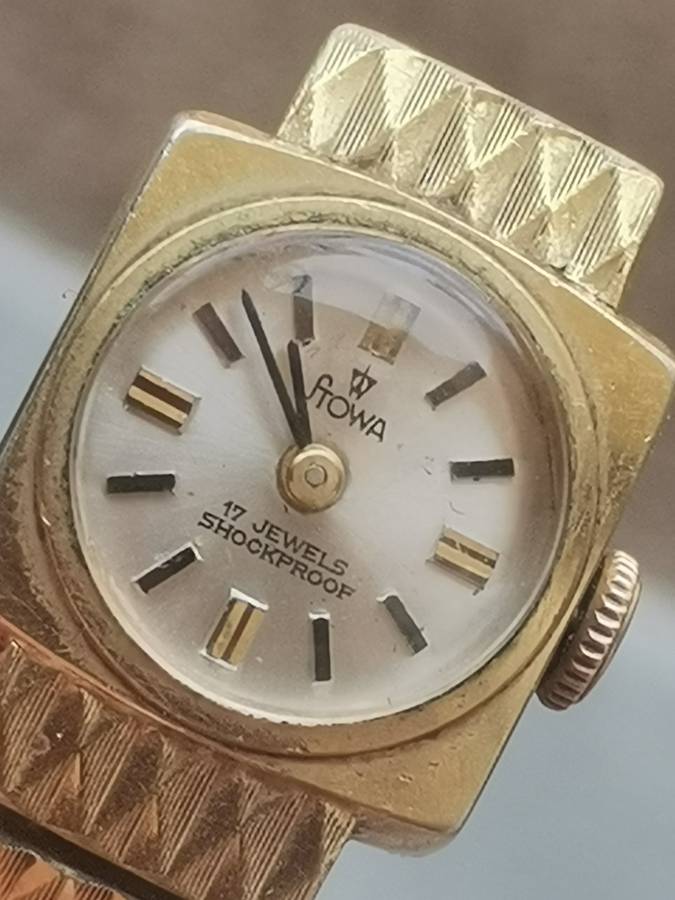 VINTAGE LADIES STOWA 17 JEWELS GOLD WATCH IN EXCELLENT WORKING CONDITION