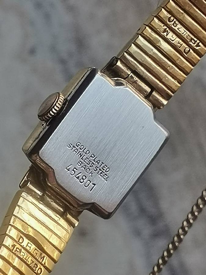 VINTAGE LADIES STOWA 17 JEWELS GOLD WATCH IN EXCELLENT WORKING CONDITION