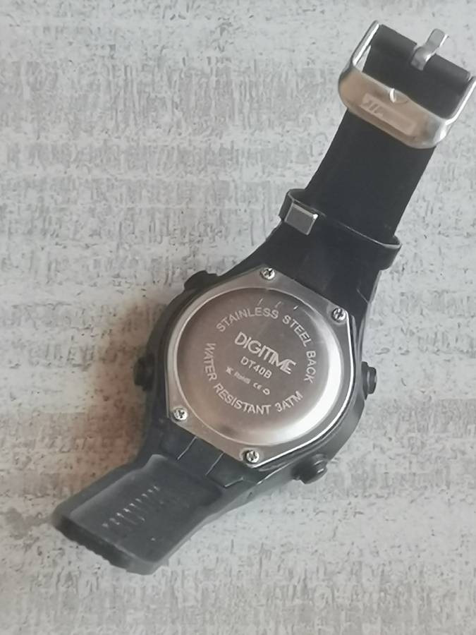 DIGITIME MENS DIGITAL WATCH IN EXCELLENT WORKING CONDITION