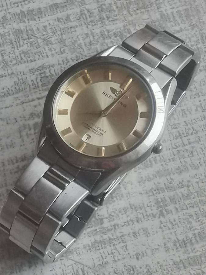 MENS WATCH IN EXCELLENT WORKING CONDITION - PLEASE READ DESCRIPTION