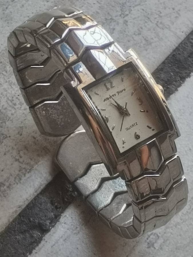 STUNNING ELEGANT LADIES ALBERTO FIORO BANGLE WATCH IN EXCELLENT WORKING CONDITION