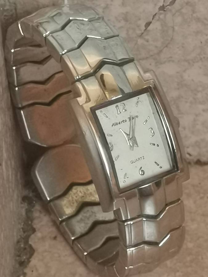 STUNNING ELEGANT LADIES ALBERTO FIORO BANGLE WATCH IN EXCELLENT WORKING CONDITION
