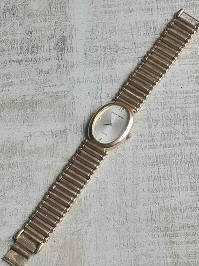 LADIES STUNNING AND ELEGANT PIERRE CARDIN GOLD SWISS WATCH IN EXCELLENT WORKING CONDITION