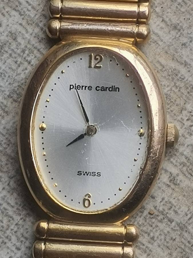 LADIES STUNNING AND ELEGANT PIERRE CARDIN GOLD SWISS WATCH IN EXCELLENT WORKING CONDITION