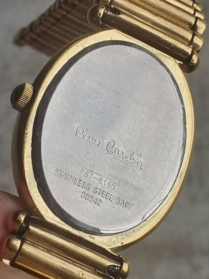 LADIES STUNNING AND ELEGANT PIERRE CARDIN GOLD SWISS WATCH IN EXCELLENT WORKING CONDITION