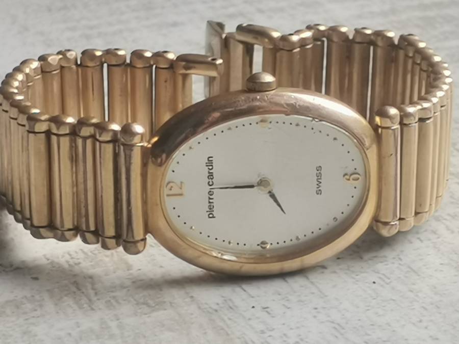 LADIES STUNNING AND ELEGANT PIERRE CARDIN GOLD SWISS WATCH IN EXCELLENT WORKING CONDITION