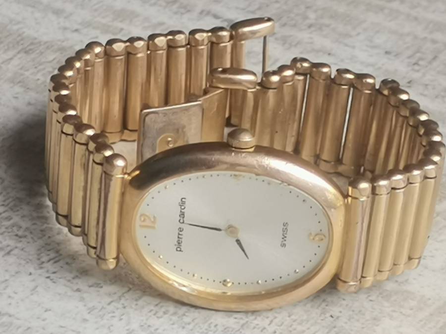 LADIES STUNNING AND ELEGANT PIERRE CARDIN GOLD SWISS WATCH IN EXCELLENT WORKING CONDITION