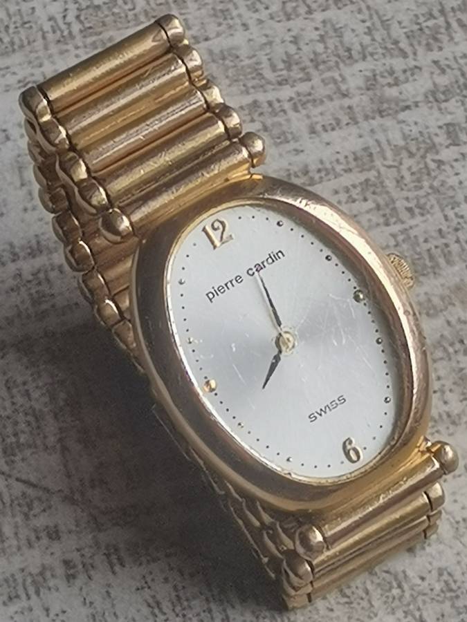 LADIES STUNNING AND ELEGANT PIERRE CARDIN GOLD SWISS WATCH IN EXCELLENT WORKING CONDITION