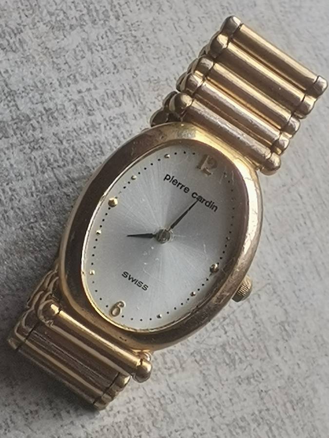 LADIES STUNNING AND ELEGANT PIERRE CARDIN GOLD SWISS WATCH IN EXCELLENT WORKING CONDITION