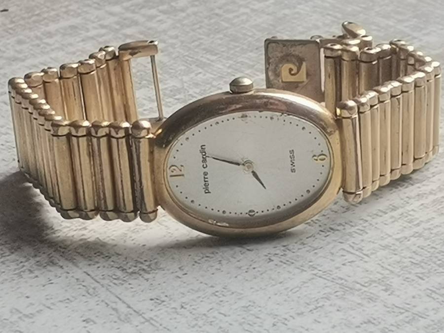 LADIES STUNNING AND ELEGANT PIERRE CARDIN GOLD SWISS WATCH IN EXCELLENT WORKING CONDITION