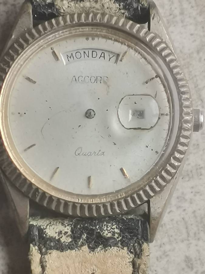 MENS VINTAGE WATCHES FOR SPARES OR REPAIRS