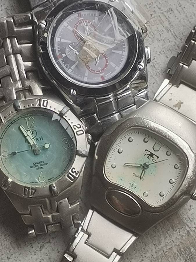 MENS VINTAGE WATCHES FOR SPARES OR REPAIRS
