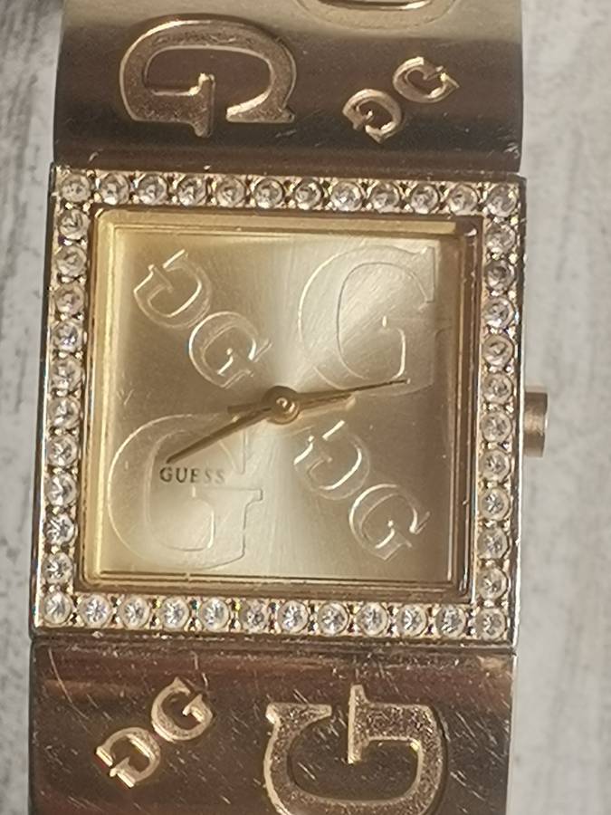 STUNNING AND ELEGANT LADIES GUESS AND TEMPO MOTHER OF PEARL WATCHES IN EXCELLENT WORKING CONDITION
