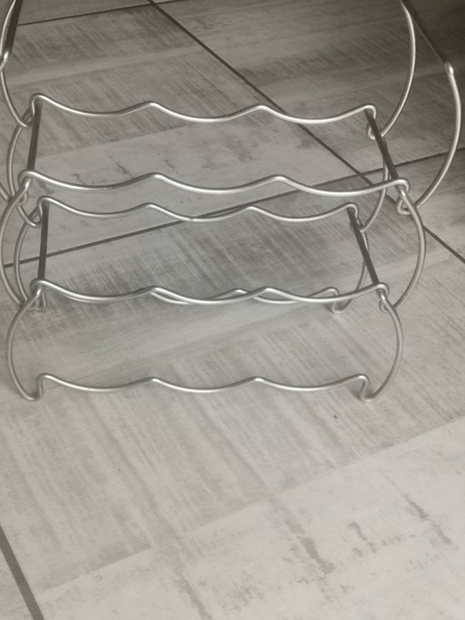 STAINLESS STEEL 3 TIER WINE RACK - HOLDS 9 BOTTLES WINE