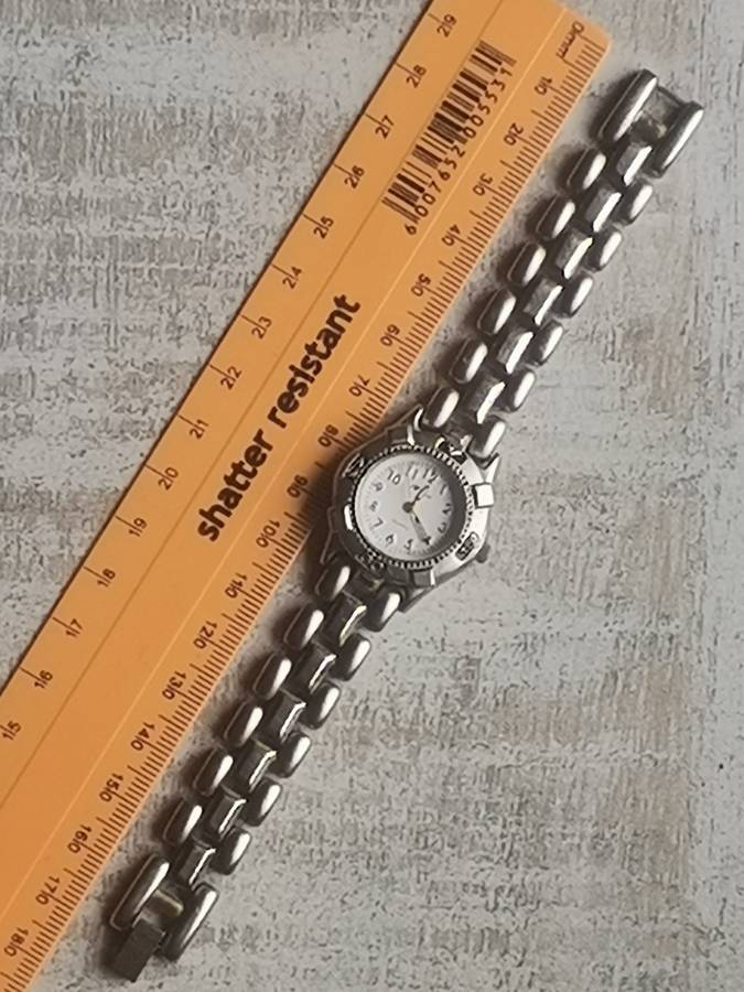 STUNNING AVANT STAINLESS STEEL LADIES WATCH WITH ROTATING BEZEL IN EXCELLENT WORKING CONDITION