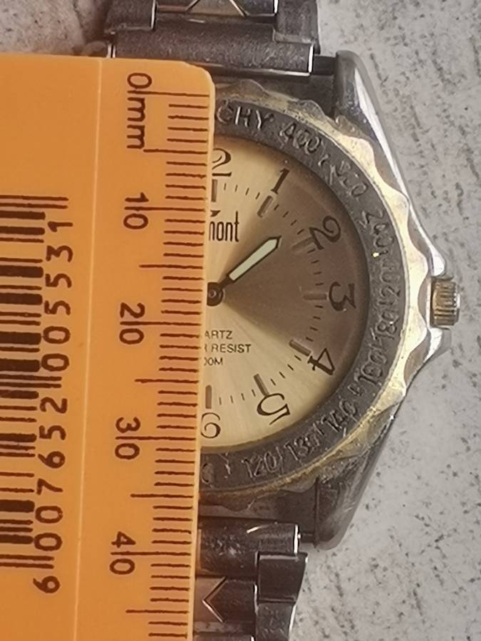 MENS DUMONT 200M WATCH WITH ROTATING BEZEL IN EXCELLENT WORKING