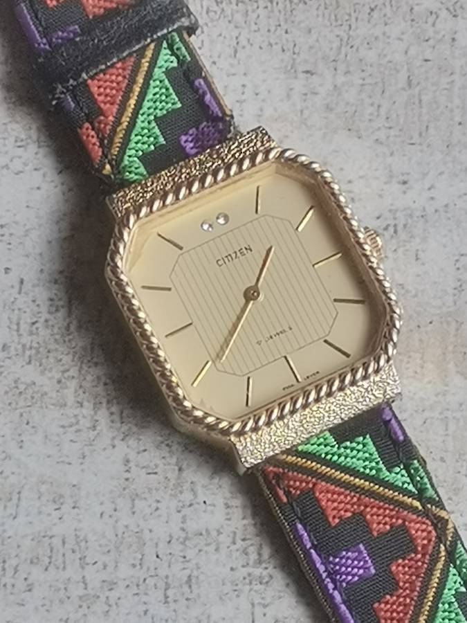 LADIES CITIZEN 17 JEWELS GOLD WATCH