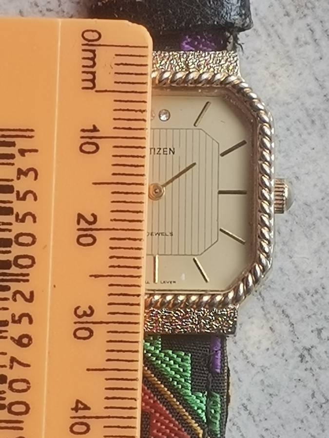 LADIES CITIZEN 17 JEWELS GOLD WATCH