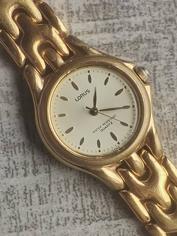 LADIES LORUS GOLD PLATED WATCH IN EXCELLENT WORKING CONDITION
