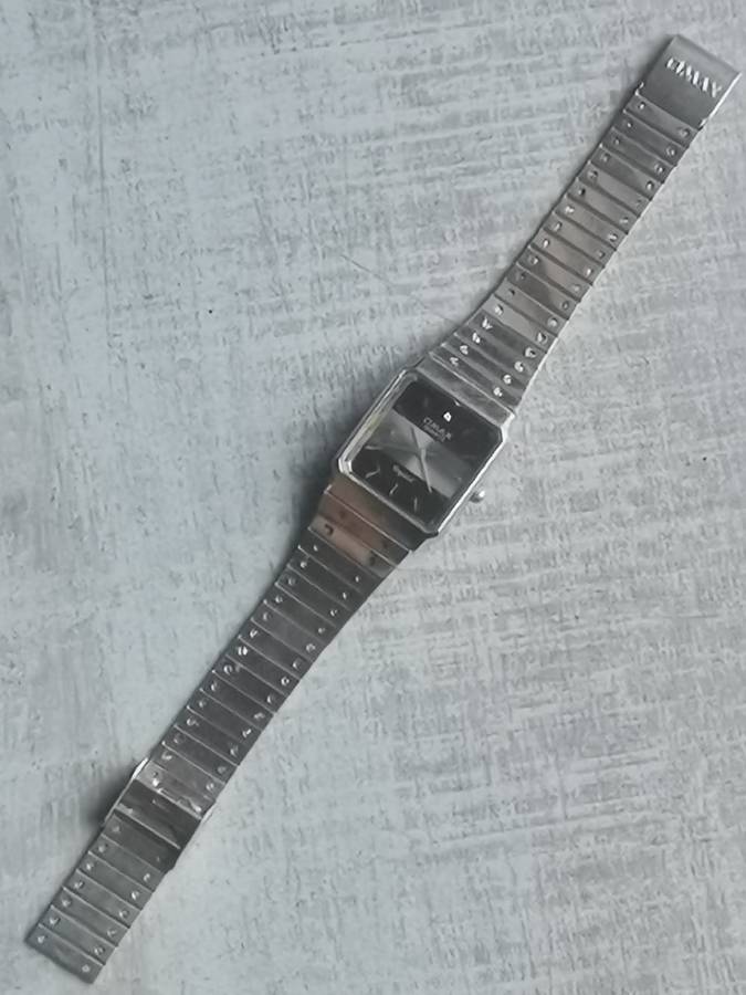 VINTAGE OMAX MENS WATCH IN EXCELLENT WORKING CONDITION