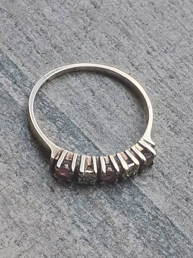 LADIES 9CT GOLD DIAMOND AND RUBY RING