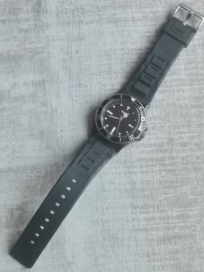 MENS WIN WATCH WITH ROTATING BEZEL IN EXCELLENT WORKING CONDITION