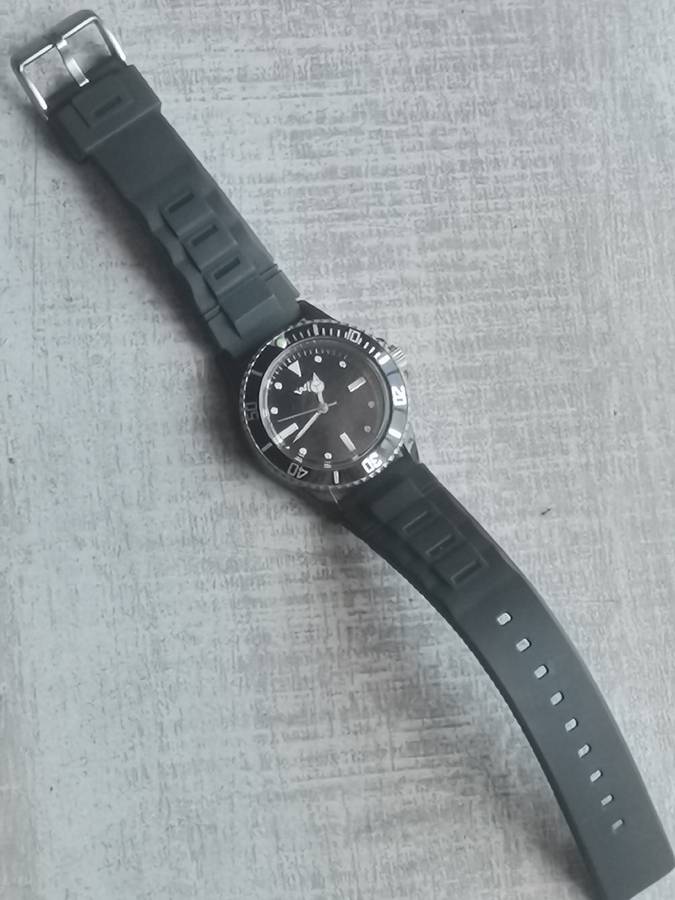 MENS WIN WATCH WITH ROTATING BEZEL IN EXCELLENT WORKING CONDITION