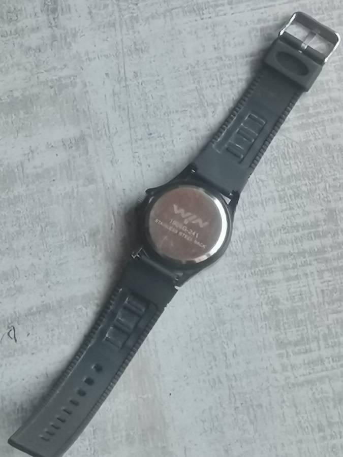 MENS WIN WATCH WITH ROTATING BEZEL IN EXCELLENT WORKING CONDITION