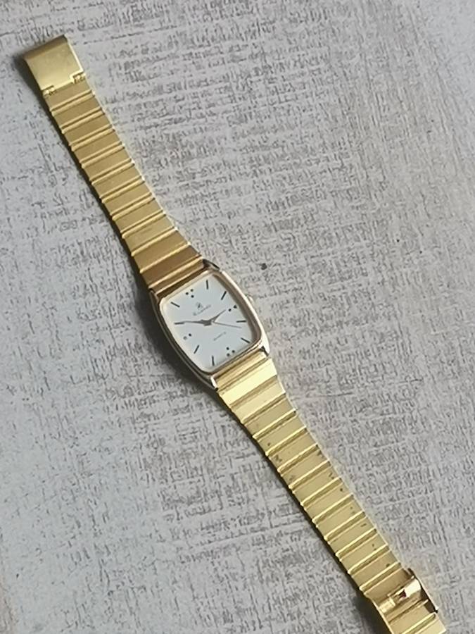 MENS GOLD RICARDO WATCH IN EXCELLENT WORKING CONDITION