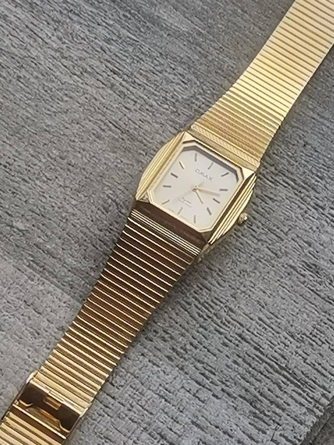 LADIES GOLD OMAX WATCH IN EXCELLENT WORKING CONDITION