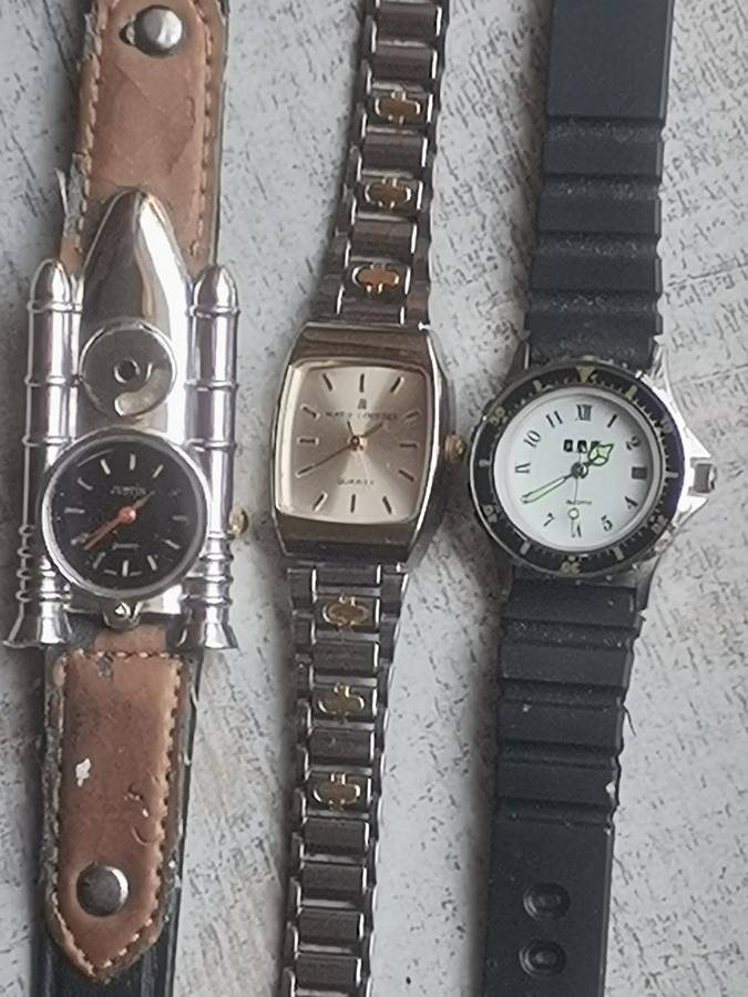 LADIES WATCH COLLECTION ALL IN EXCELLENT WORKING CONDITION - BIDDING FOR ALL 3