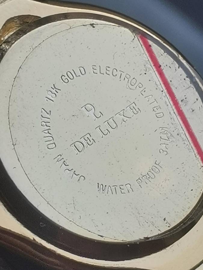 LADIES DE LUXE 18K GOLD PLATED WATCH IN EXCELLENT WORKING CONDITION