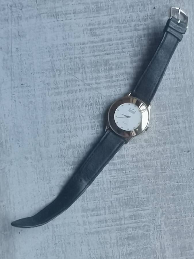 ELEGANT LADIES DUMONT GOLD PLATED WATCH IN EXCELLENT WORKING CONDITION