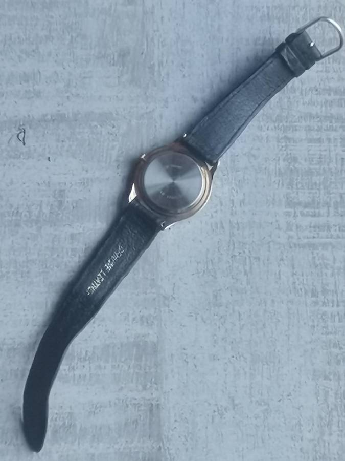 ELEGANT LADIES DUMONT GOLD PLATED WATCH IN EXCELLENT WORKING CONDITION