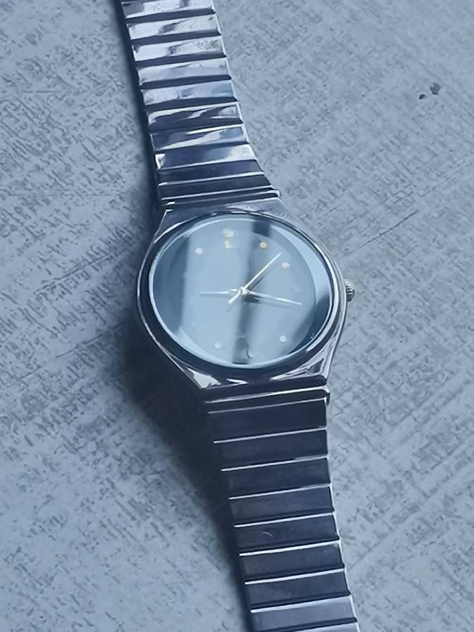 LADIES POISE ALL BLACK STAINLESS STEEL WATCH IN EXCELLENT WORKING CONDITION