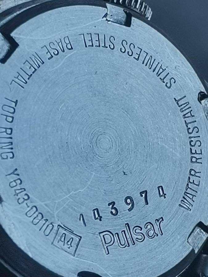 LADIES VINTAGE PULSAR WATCH WITH DAY/DATE FUNCTION IN EXCELLENT WORKING CONDITION