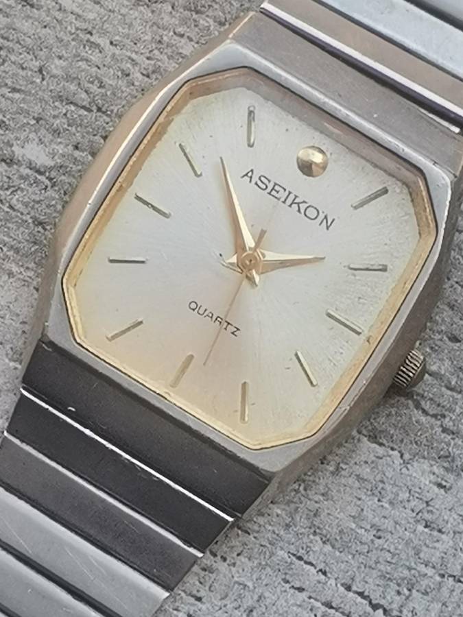 MENS VINTAGE ASEIKON STAINLESS STEEL WATCH IN EXCELLENT WORKING CONDITION